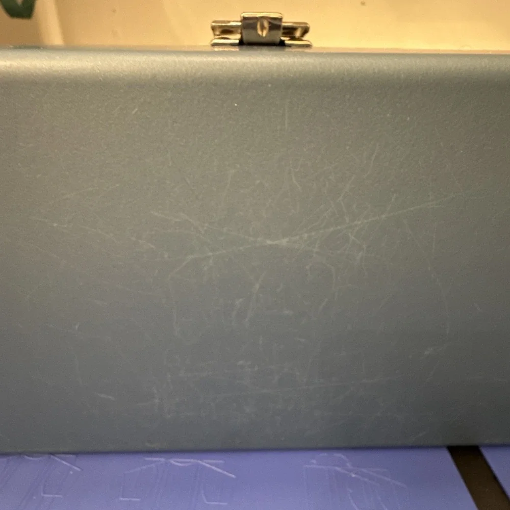 Smith-Victor used white